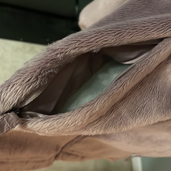 Zip-Up Fuzzy jacket - Picture 6 of 10